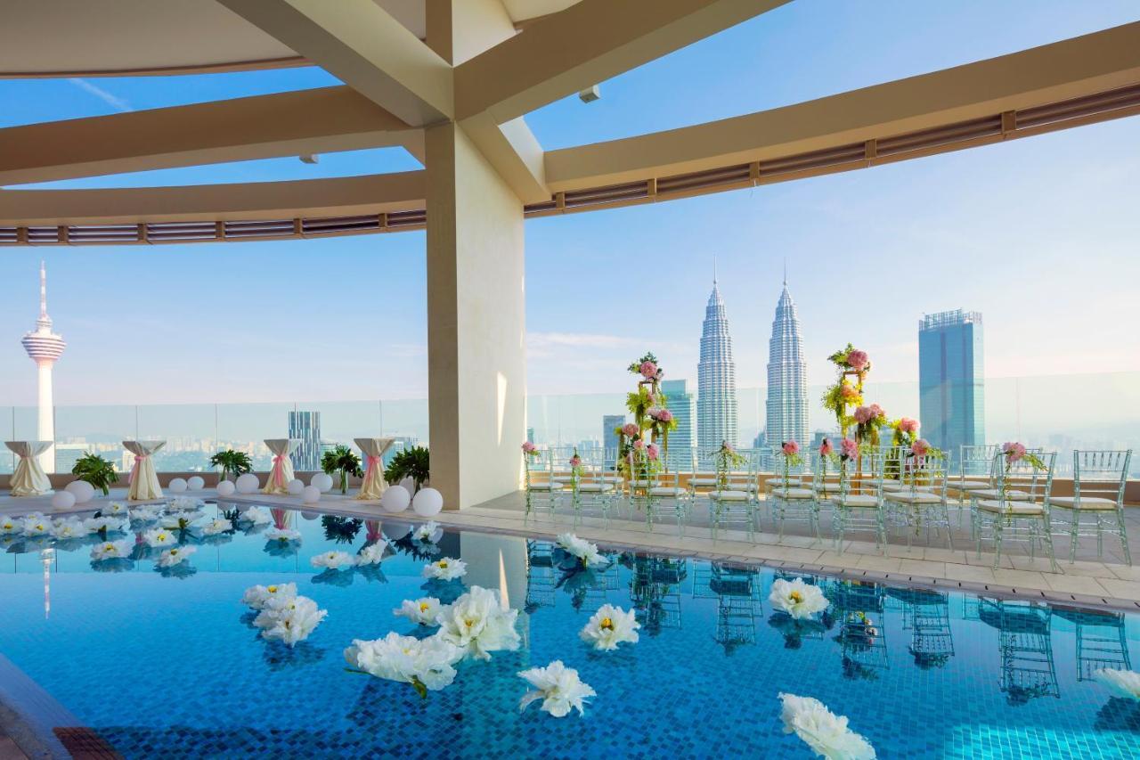 Banyan Tree Kuala Lumpur Hotel Exterior photo The pool at the 83rd floor