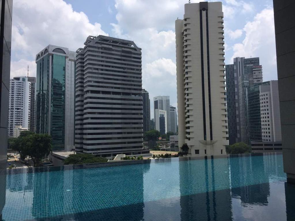 Banyan Tree Kuala Lumpur Hotel Exterior photo The swimming pool at the 10th floor of the hotel