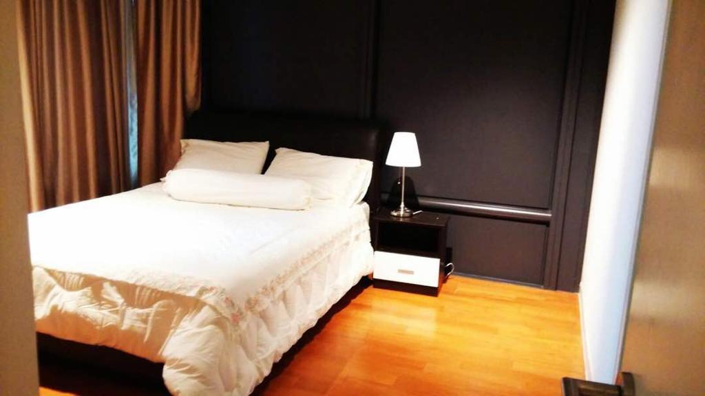 Banyan Tree Kuala Lumpur Hotel Room photo A bedroom in a hotel