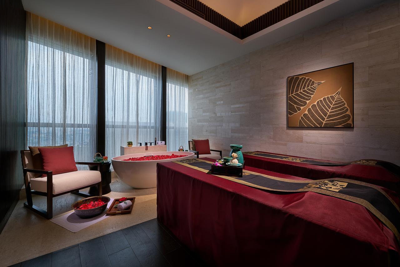 Banyan Tree Kuala Lumpur Hotel Exterior photo A spa at the Shangri-La hotel in Kuala Lumpur, Malaysia