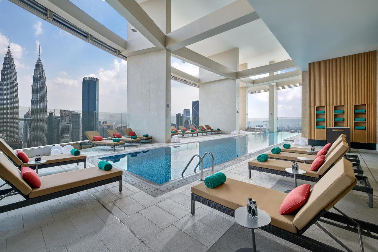 Banyan Tree Kuala Lumpur Hotel Exterior photo The swimming pool at the 39th floor